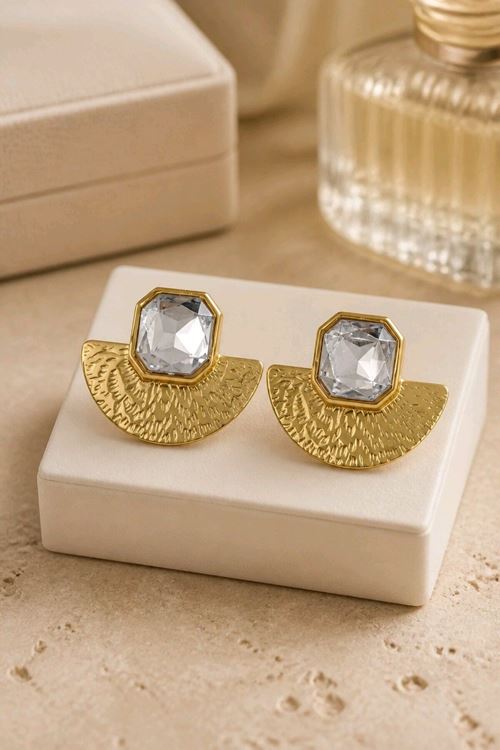 Paslanmaz Çelik Gold Beyaz Taşlı Şık Küpe
