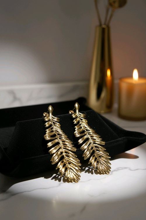 Marka Model, Gold Çelik Uzun Yaprak Hafif Kadın Küpe