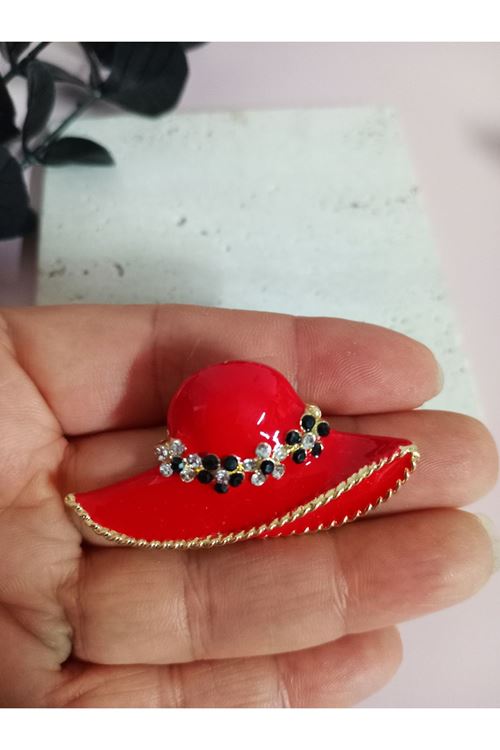 Kırmızı Şapka Taşlı Broş