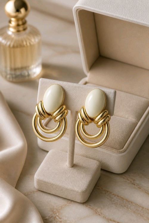 Marka Model, Beyaz Taşlı Hafif Gold Küpe