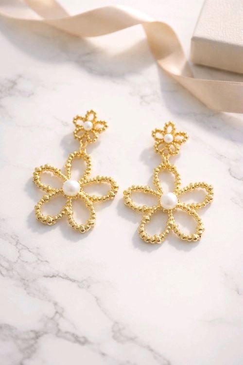 Gold İncili Sallantılı Papatya Küpe