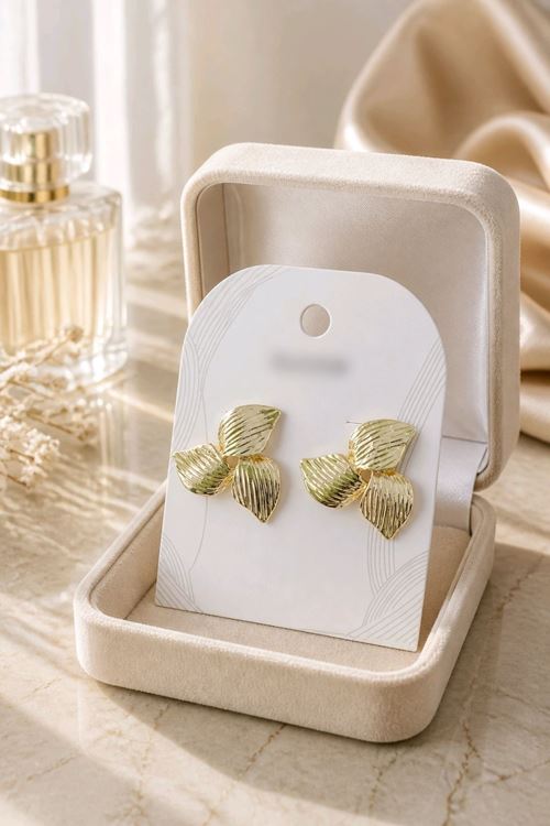 Gold Üç Yapraklı Küpe