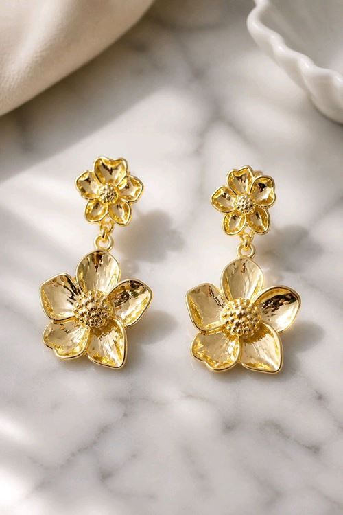Gold Sallantılı Çiçek Küpe