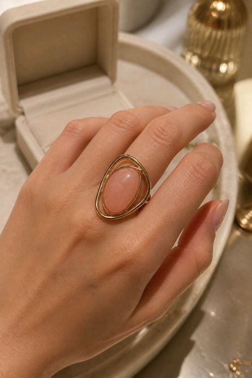 Büyük Pembe Taşlı Gold Yüzük