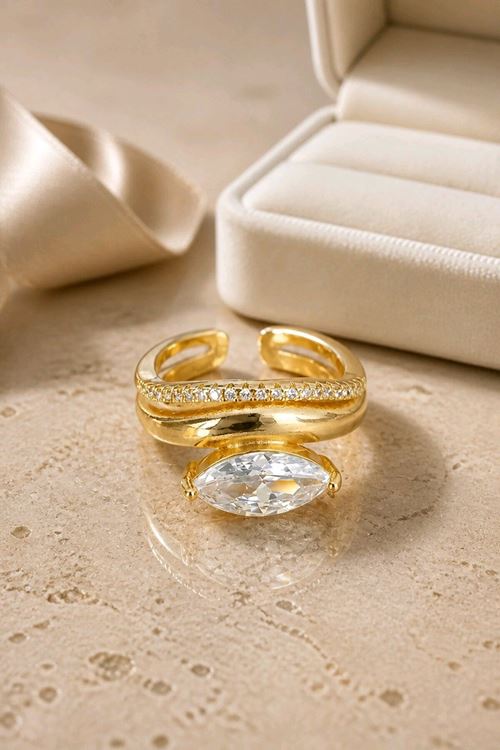 Gold Taşlı Şık Yüzük