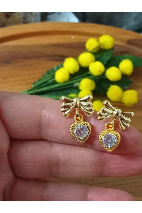 Beyaz Taşlı Sallantılı Minimal Kurdele Kadın Küpe