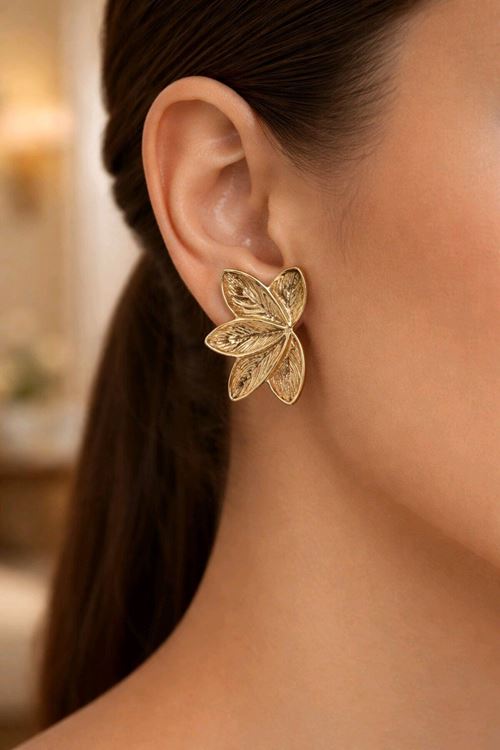 Gold Yarım Çiçek Plaka Kadın Küpe Uzunluk 4cm
