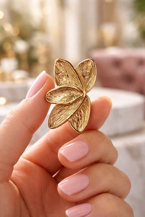 Gold Yarım Çiçek Plaka Kadın Küpe Uzunluk 4cm