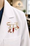 Kırmızı Doktor Steteskop Broş, Yaka Broşu, Çanta Broşu 